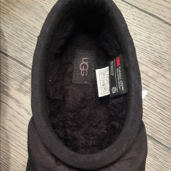 UGG Women’s Black Slip-Ons - Picture 3 of 3